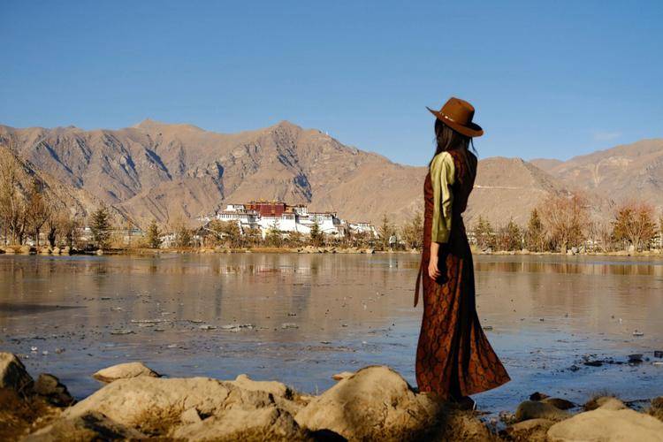 day6:班戈-巴木措-纳木措-念青唐古拉山脉-拉萨;day5:日喀则-南木林