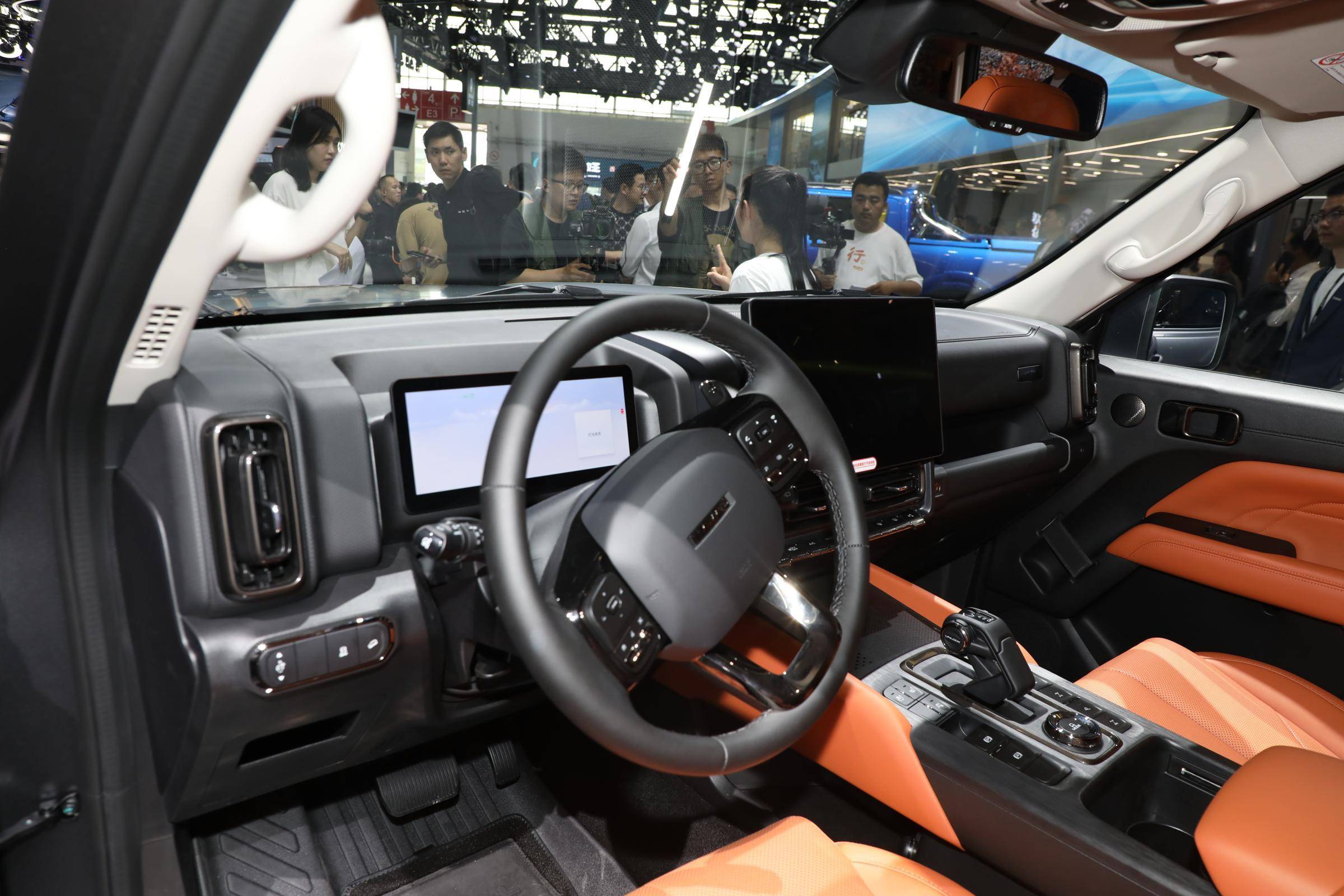 长城奇瑞展台现猛将:新瑞虎8带新造型来,哈弗两款经典车大换代