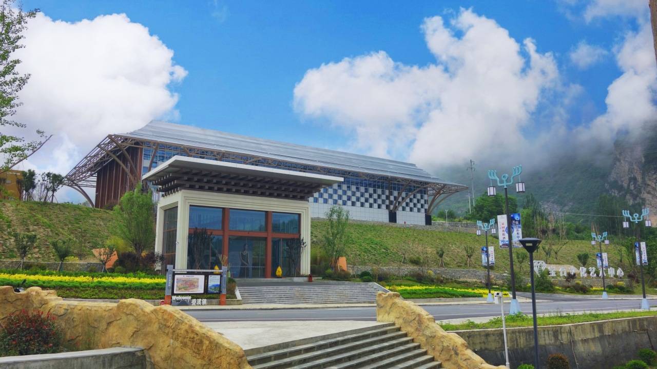 五一小长假,奔赴松坪沟的山海间!_景区_茂县_公路
