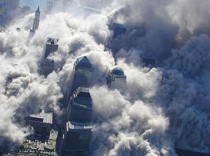 911事件15周年回顾:世贸中心瞬间倒塌,撞击波将人甩出