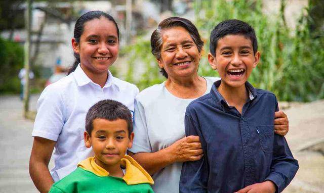 墨西哥人的反美情结是一方面,美国的毒品泛滥则是另一方面.