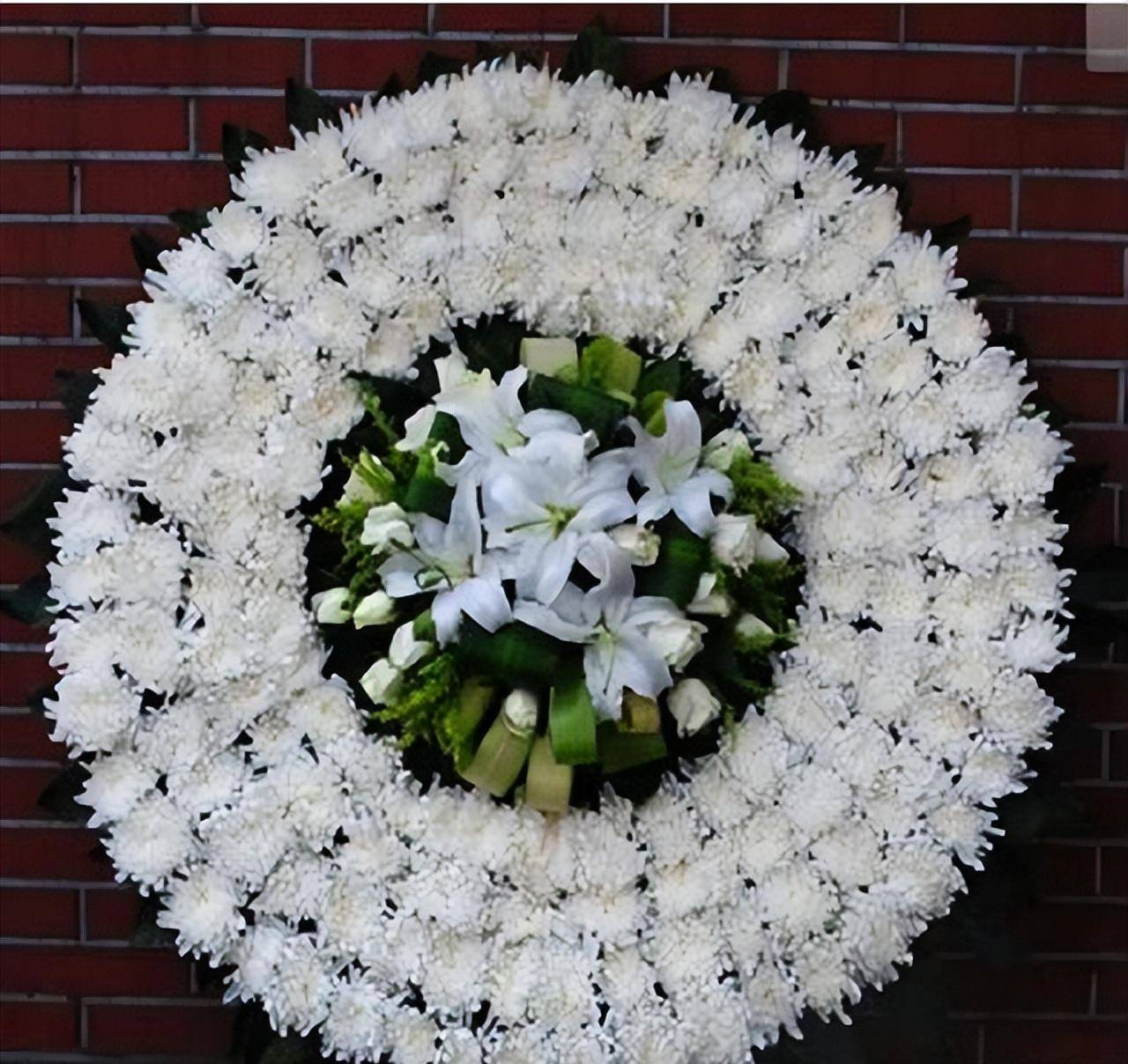 死刑前他闭上了双眼,被抓之前还曾叫嚣:只有天王老子才能审判我