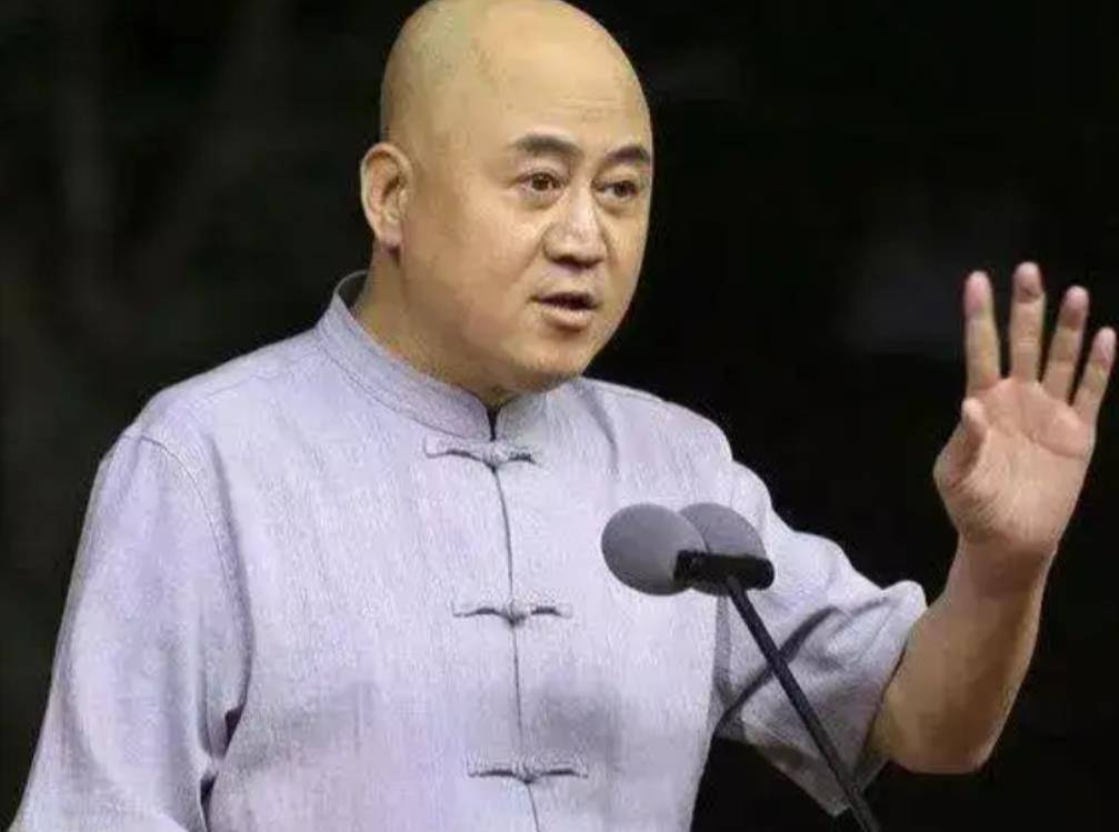 近些年来变得越发接地气,而作为一名相声演员的方清平老师,也被曝出