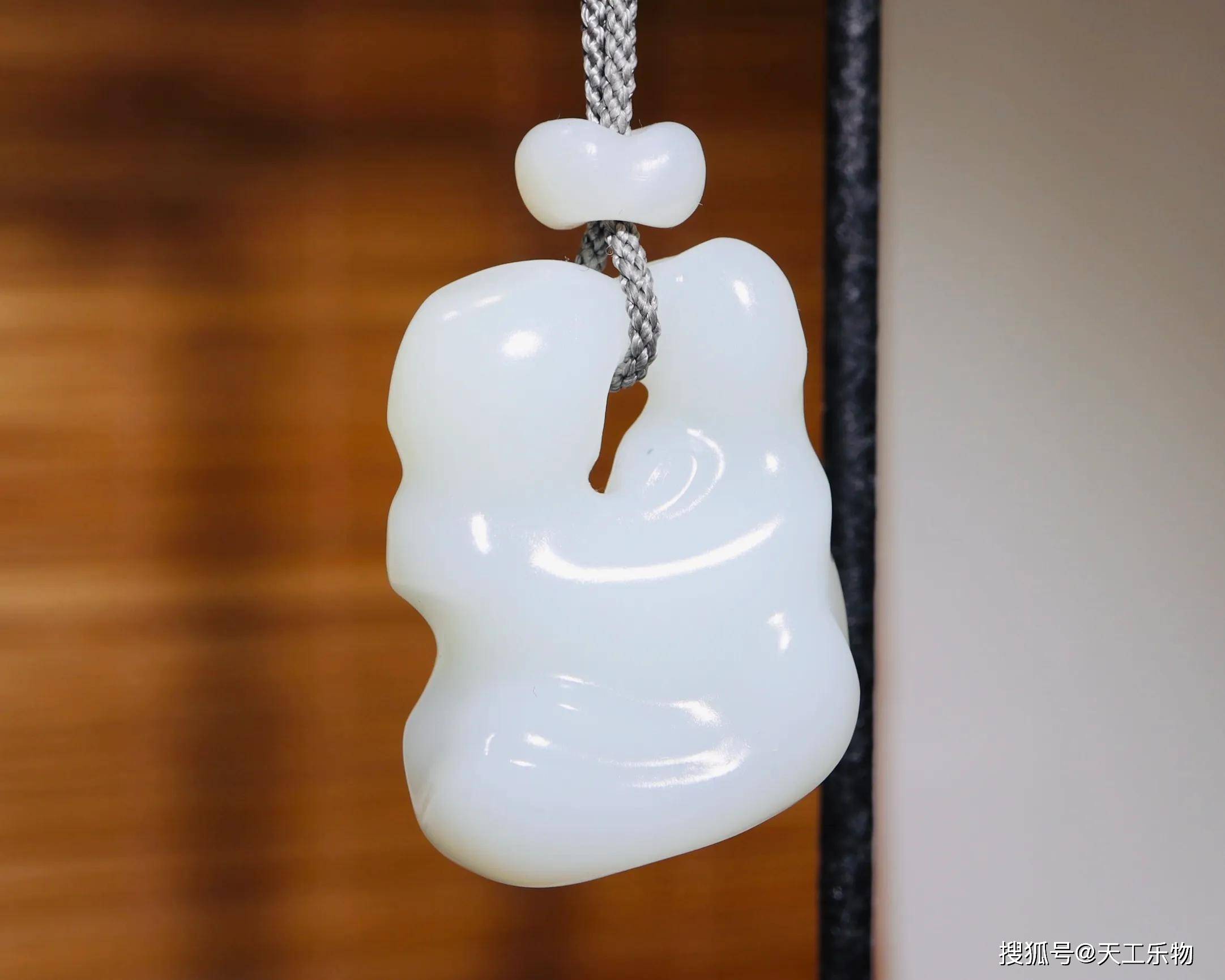 山料里的白玉羊脂！和田玉五大极品山料！_搜狐网