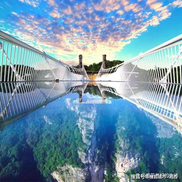 第一天:张家界国家森林公园>金鞭溪>袁家界>十里画廊 提前订好酒店