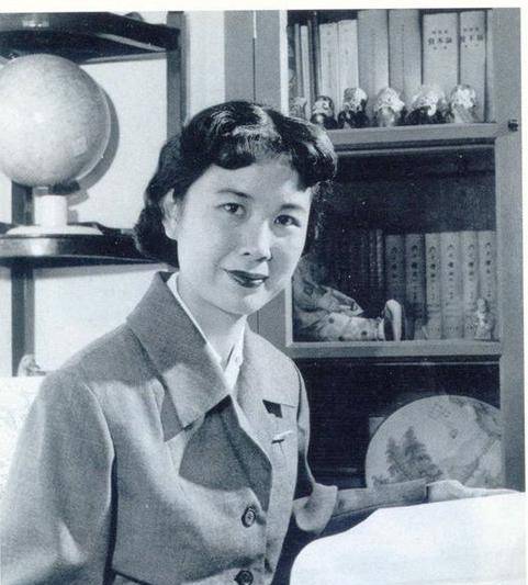 她离婚后发现怀孕,写信给丈夫希望复合,丈夫回5字让她哭到崩溃