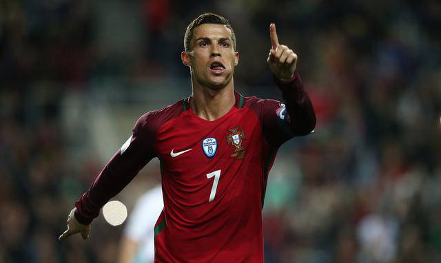 探讨世界足坛的"球王"究竟有几位?_梅西都可列_贝利_马拉多纳