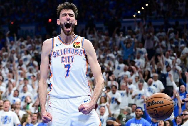 亚历山大29 9 9,雷霆完胜独行侠!霍姆格伦19 7,欧文东契奇39分