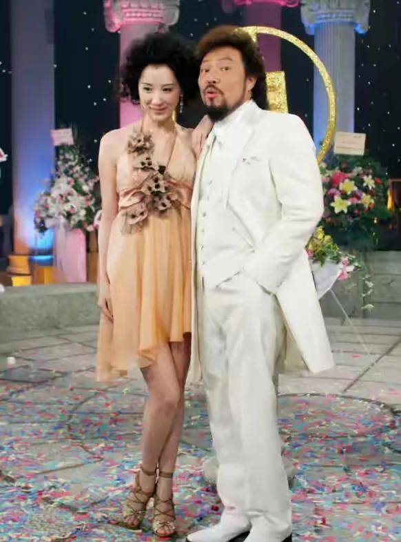 她曾是"第一美人":靠美貌征服12个男人,54岁至今未婚_萧蔷_曹兴_张菲