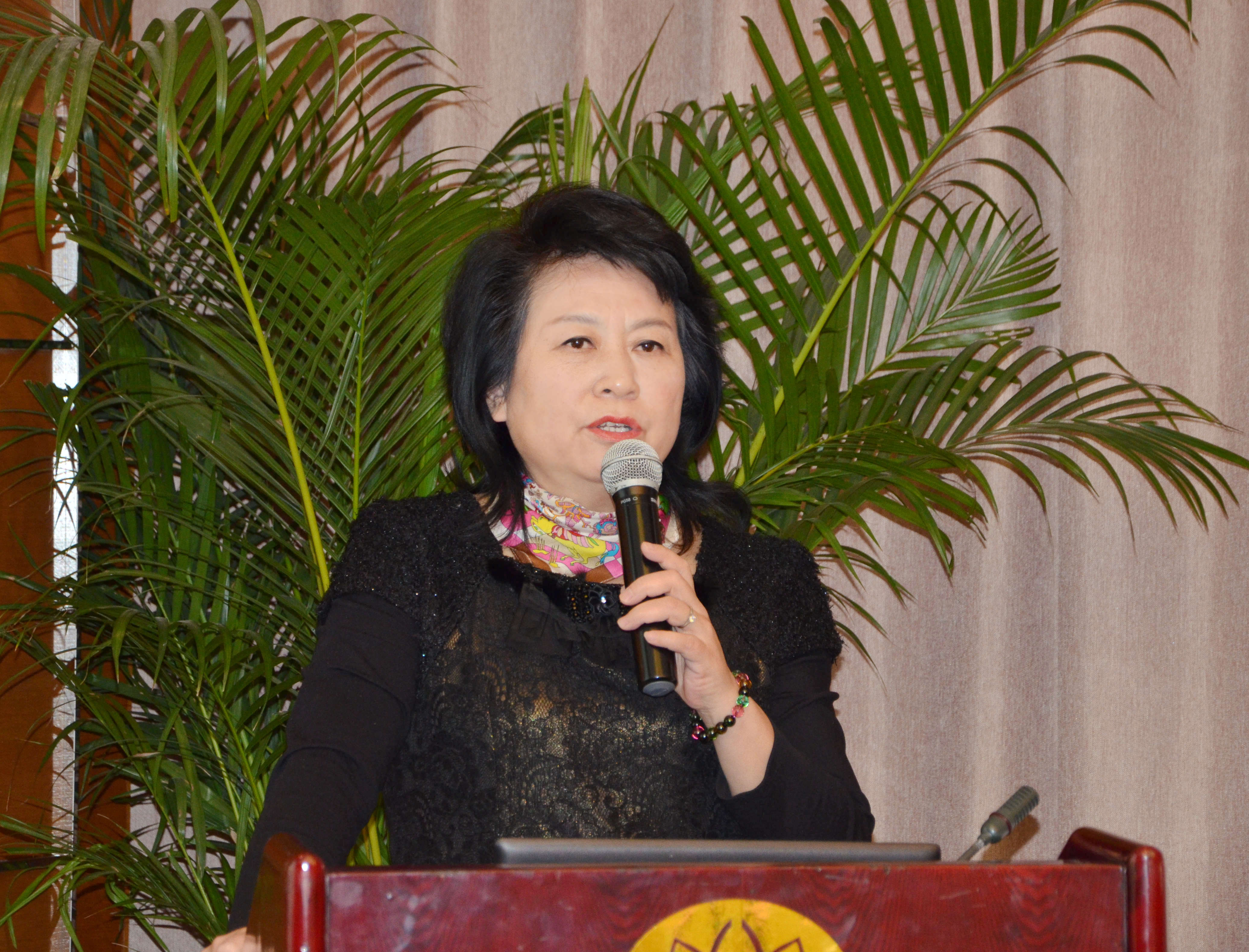 特邀王玉芬教授,2024年石英及硅材料精细加工技术与装备高级研修班