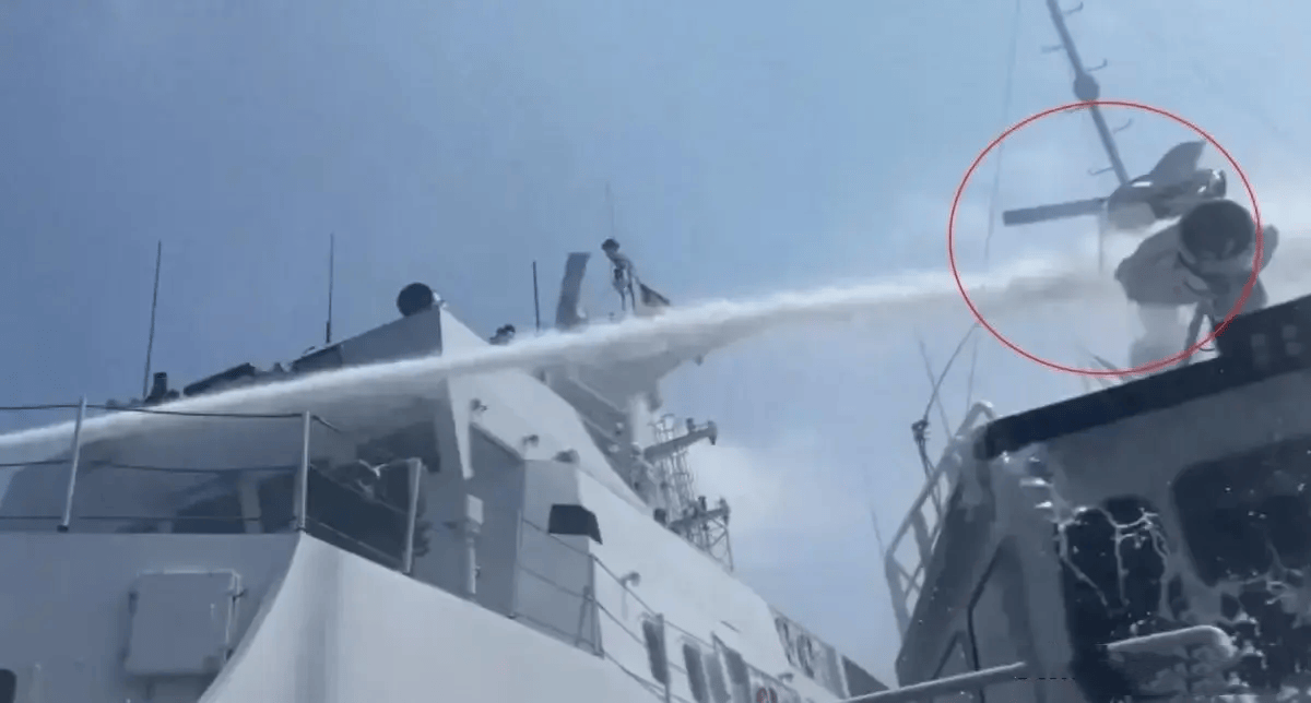 赔了夫人又折兵,菲律宾海警船被水炮冲坏,维修要花300万