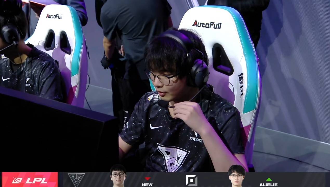 lpl演员事件后续,alielie发文澄清,没故意演uzi,水晶哥太难了