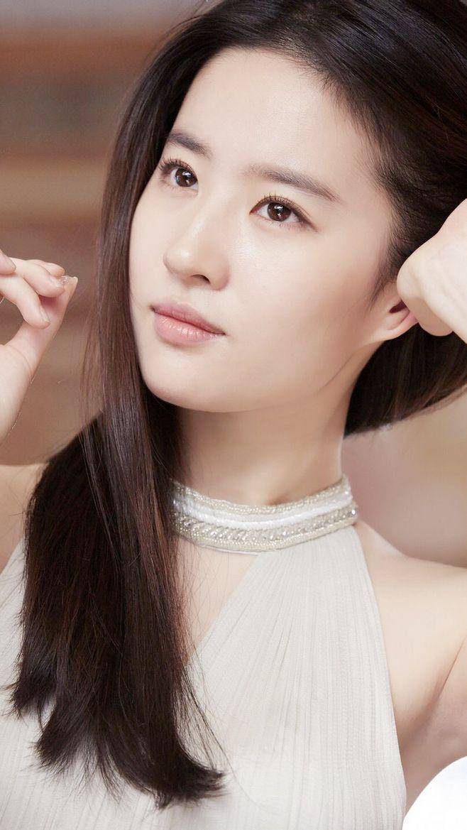 盘点娱乐圈皮肤最白的6位女星,个个颜值高,气质佳,你最喜欢谁