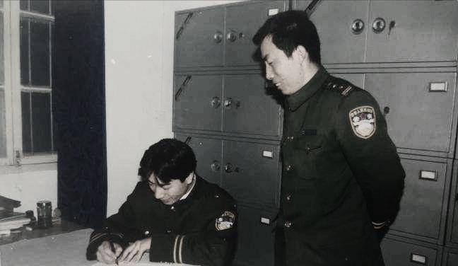 创作者
            伪造者，凶嫌检举别人，却帮疑犯掀开了数月前的死尸疑案