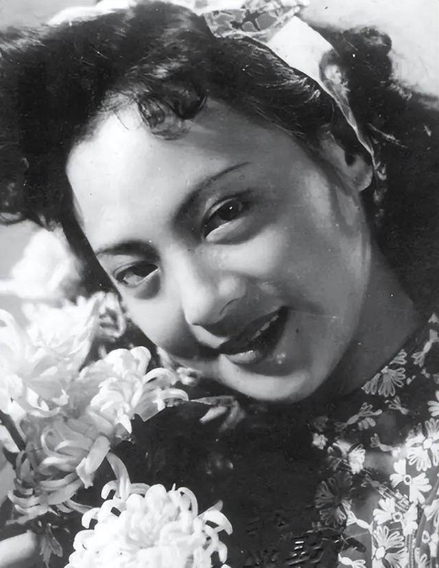 50年代最完美女星:命比周璇好,运比胡蝶顺,一生幸福活到94岁