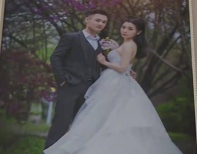 2021年,30岁网约车司机爱上大学女老师,结婚第二天女方却失踪了_肖明