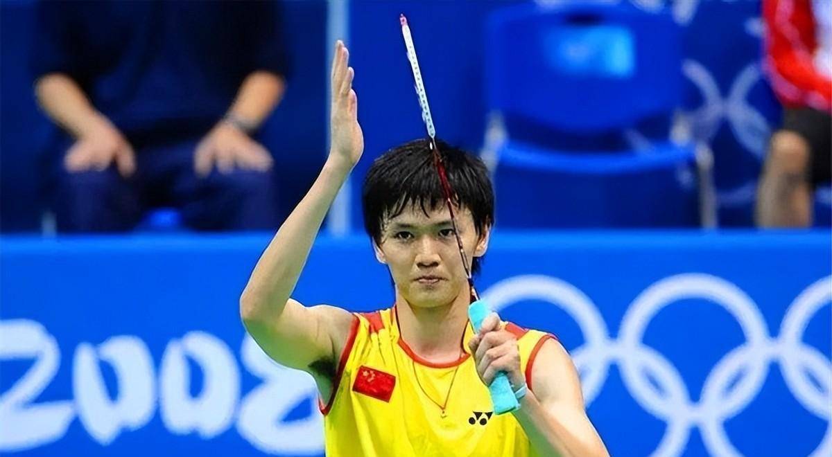 国羽帅哥鲍春来:38岁未婚,被林丹压制抱憾退役