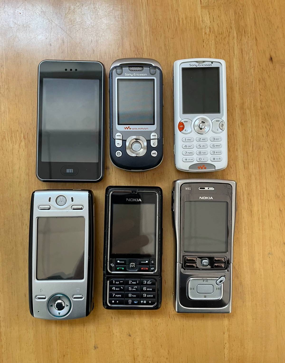 这位大神还收藏了魅族m8,索爱w810,摩托e680,诺基亚n91等音乐手机,真