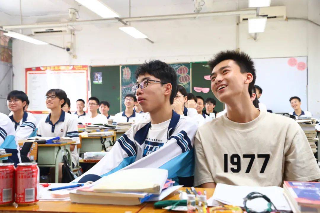 决胜高考!2024届佛山南海中学分校高三学子吹响高考冲刺"集结号"_备考