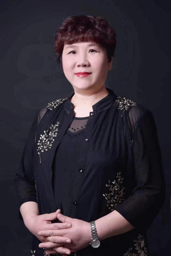 和润家庭教育的刘俊玲老师结合当今二孩家庭的家庭教育特点,选取合适