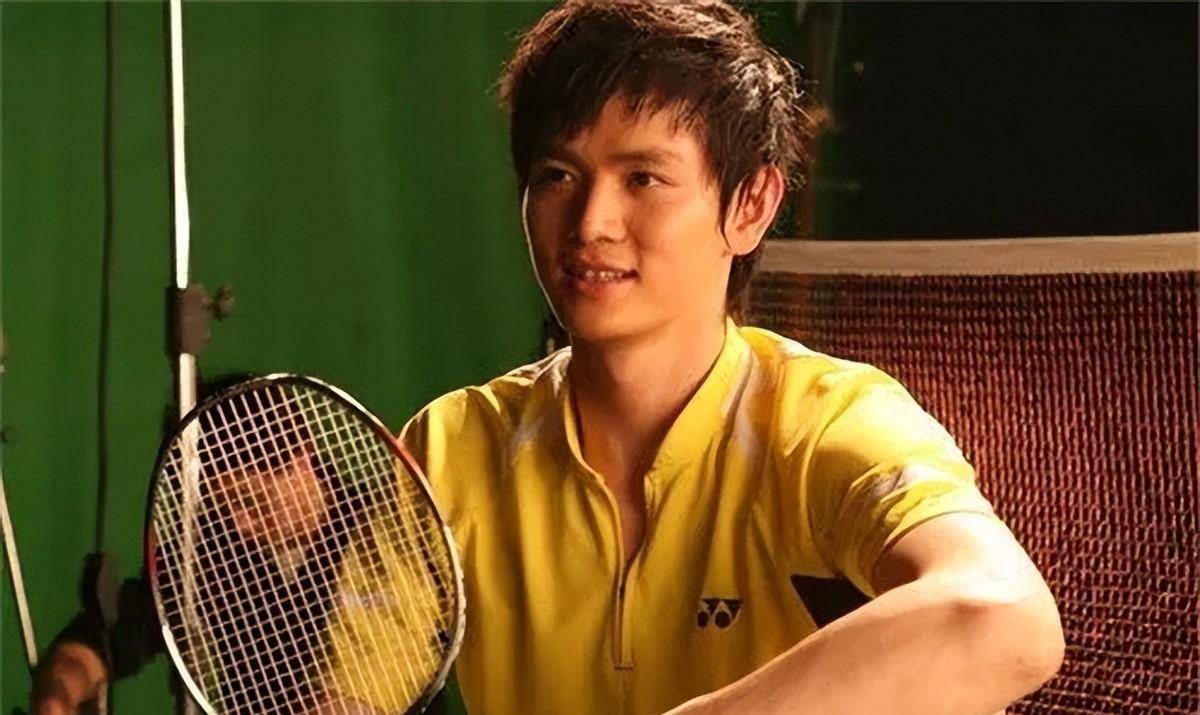 国羽帅哥鲍春来:38岁未婚,被林丹压制抱憾退役