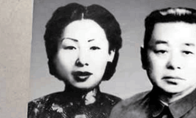 连当时名气很大的游泳健将,被人称为美人鱼的杨秀琼,也是他的姨太太.