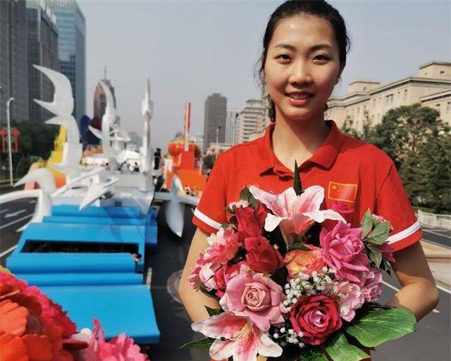 16岁的袁心玥在八一看饮水机!郎平问八一要人,教练:快领走吧