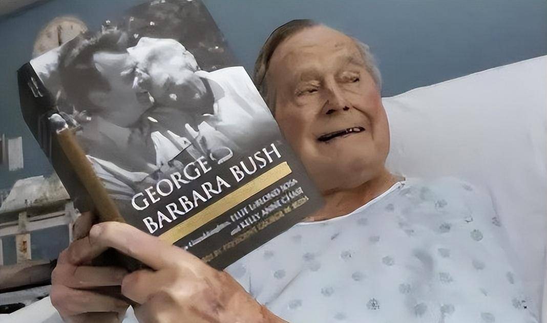 布什最后一天吃了3个鸡蛋,给小布什留下4字安然离世_詹姆斯_时候_妻子