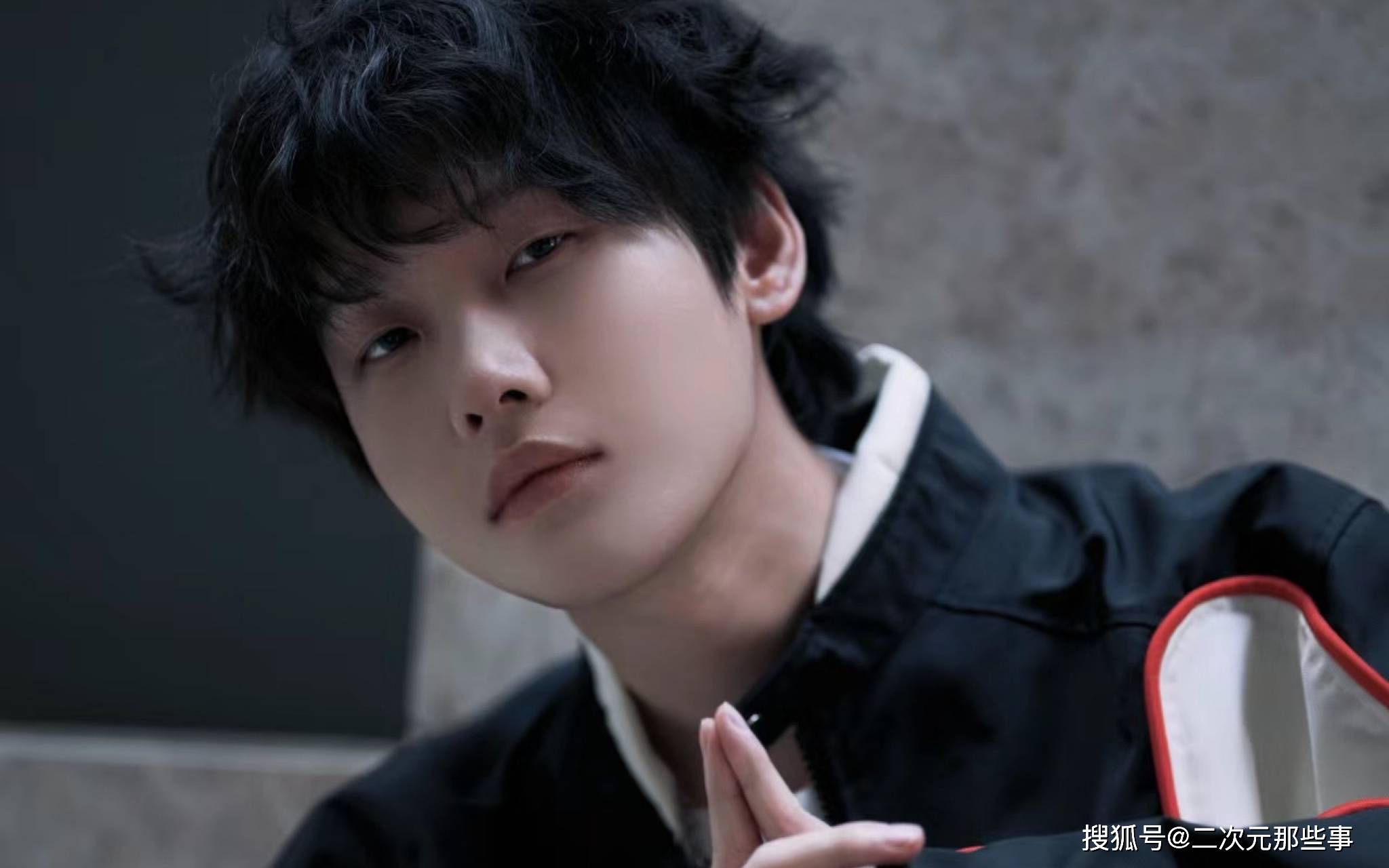 而且花少北对现任女友的态度和前任完全不同,又是