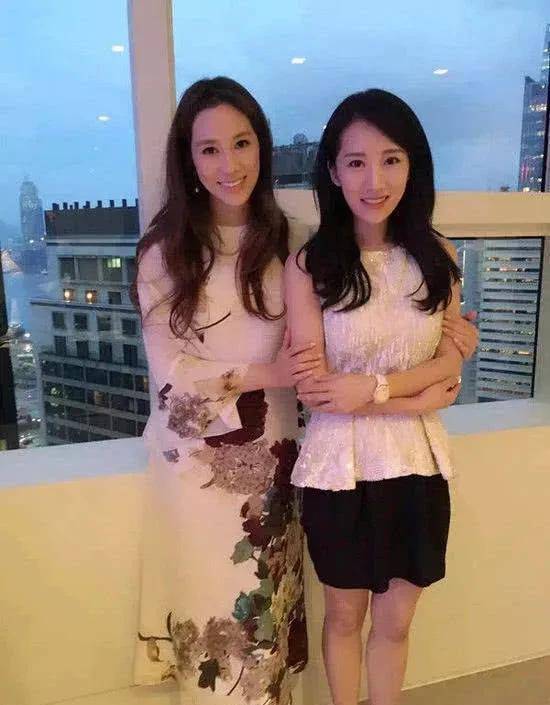 她是千亿儿媳徐子淇的亲妹,长相身材远不如姐姐,最后嫁了普通人