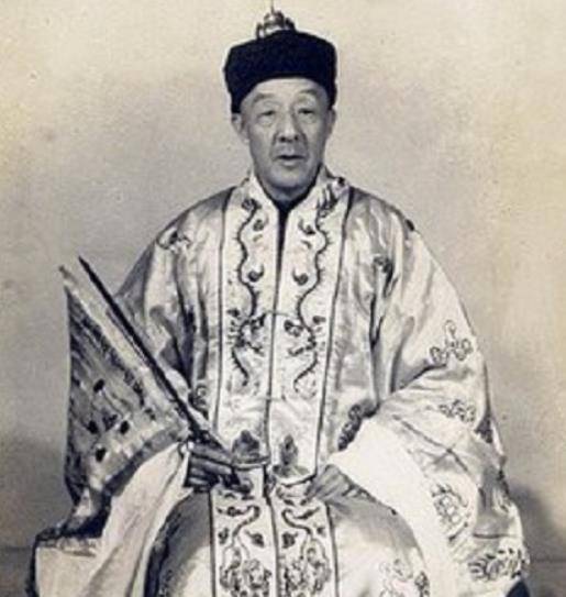 60年代末,最后一任张天师"仙逝",道教内部因继承人吵成一团