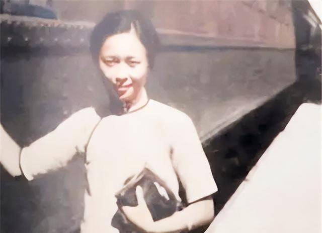 美女陆英:16年生下14胎,36岁油尽灯枯不治身亡,可惜这绝世佳人