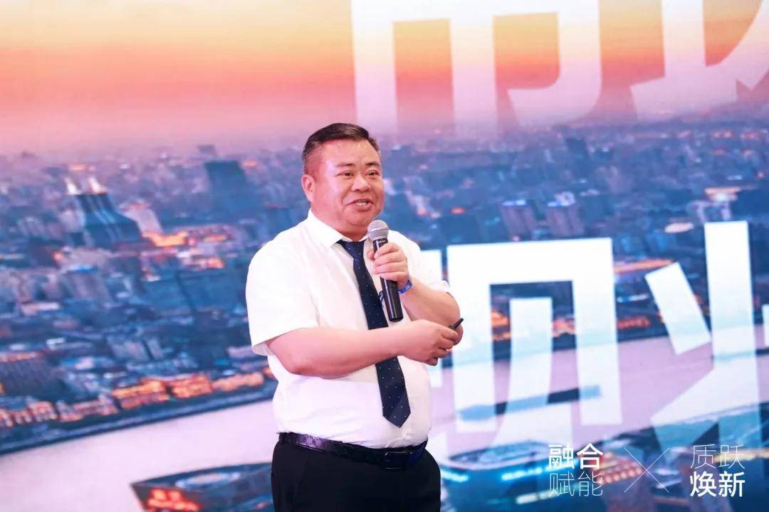 会展商营销负责人陈鹏汉先生带来主题演讲《中国定制尽在中国建博会》