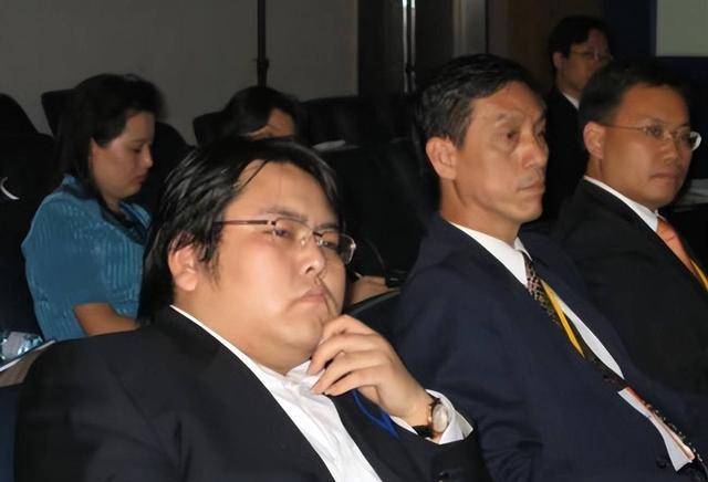 山西首富李海仓,坐拥几十亿却被好友枪杀了,如今儿子败光家产