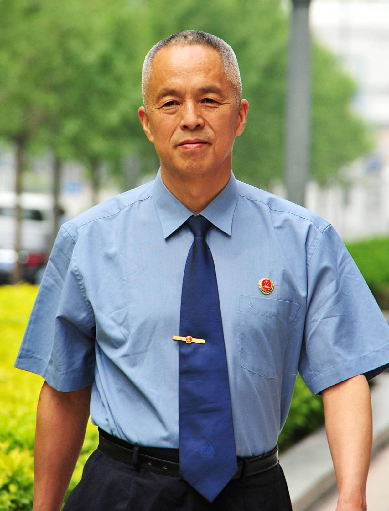 92年他因一件毛衣成抢劫犯入狱13年,刑满15天前,却被告知抓错了