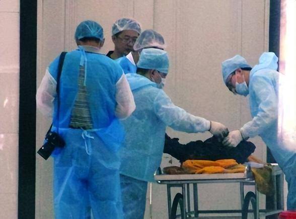 2000年,妙龄女子在酒店被奸杀,母亲冰箱藏尸6年追凶,结果如何