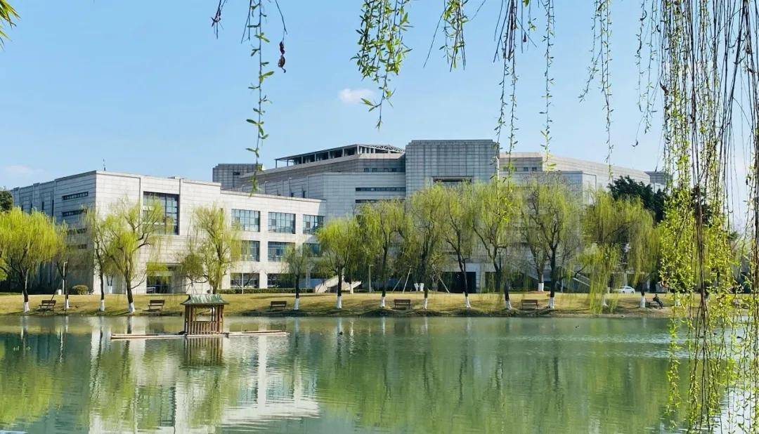 2024电子科技大学俄罗斯留学项目学费-电子科大国际本科-俄罗斯留学