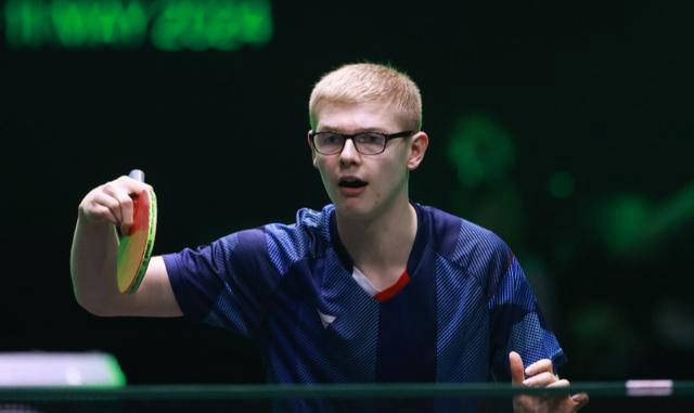 中国选手包揽冠亚军,黄镇廷杜凯琹横扫对手晋级决赛