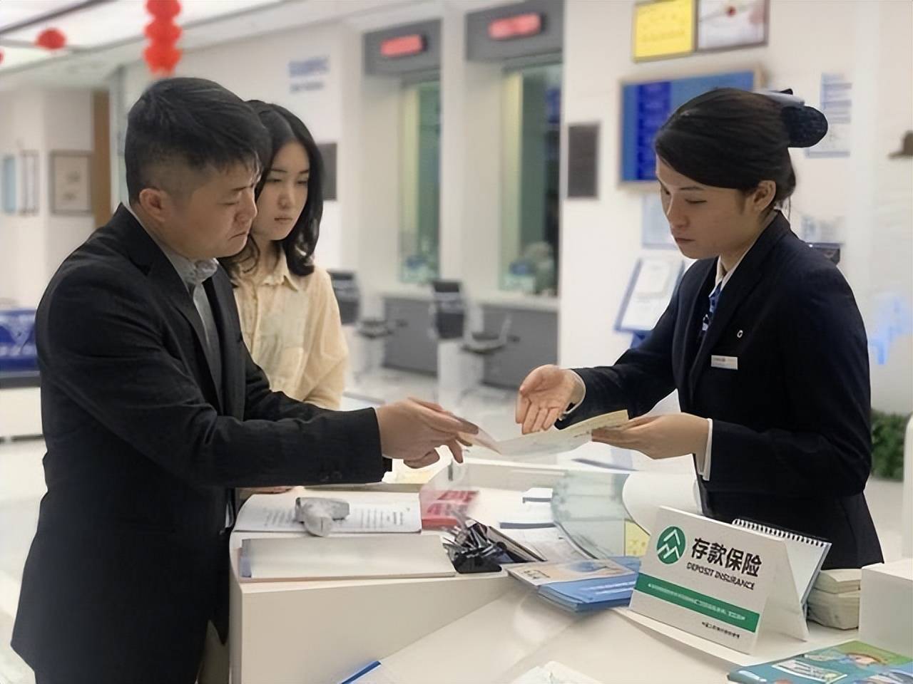 随着经济的发展和金融市场的变革,银行的存款业务也在不断地更新和