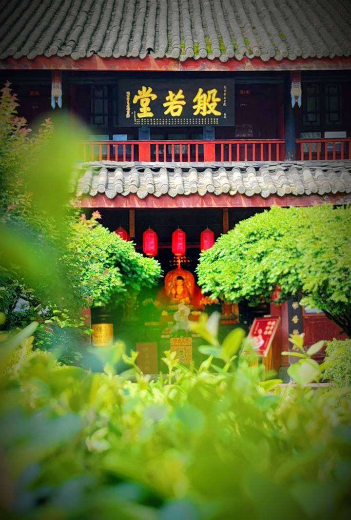 如果你看过《大话西游》,就应该来峨眉山见识下"般若堂"!