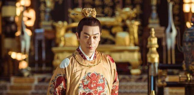 世界上第一位皇帝,第一位国王,第一位总统,分别是谁?