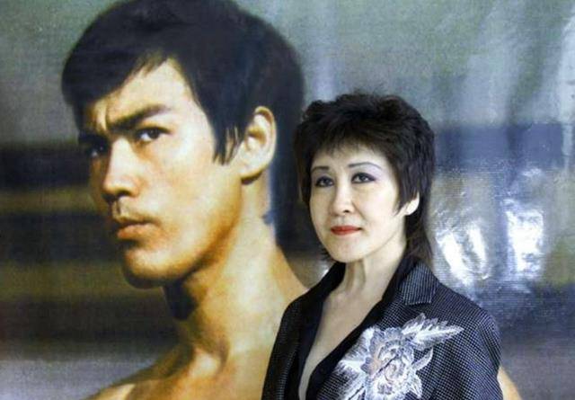 时隔49年后,李小龙的死因有了新发现,专家:他死前喝了大量的水