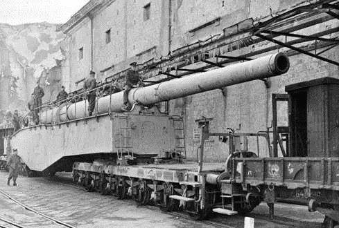 德国横扫西欧的大杀器,一战战后被禁用,二战再次成为德军宠儿_列车炮