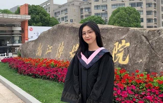 湖南美女学霸戴宇菁,18岁生命定格于高考前夕,临终遗言让人落泪