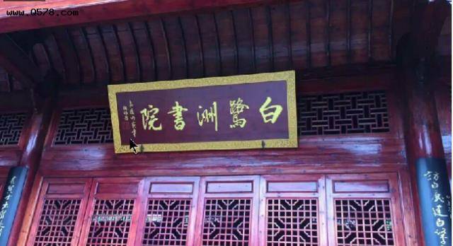 兄读名校弟读村小,20年后兄弟命运迥异,村里人叹,弟弟运气真好