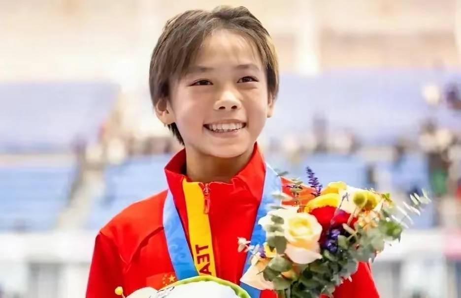 恭喜！另一位14岁的中国跳水神童获得冠军 师弟全红婵和何惟一也做出了突出贡献 