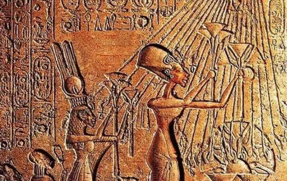 对于古埃及来说也是如此,法老王认为自己的血脉以及子嗣都拥有至高无