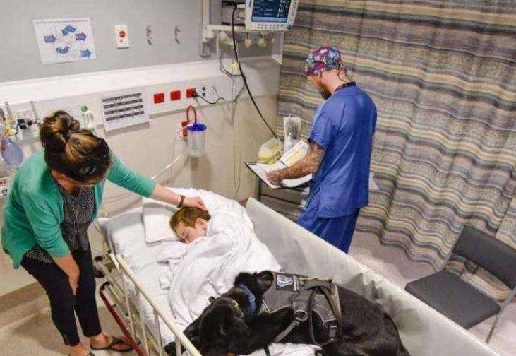 南非男孩卧床昏睡13年,期间遭护工轮流折磨,医生:他其实有意识