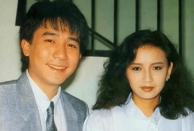 刘嘉玲晒出与梁朝伟合照,相伴走过35年,当年的阴影终于烟消云散