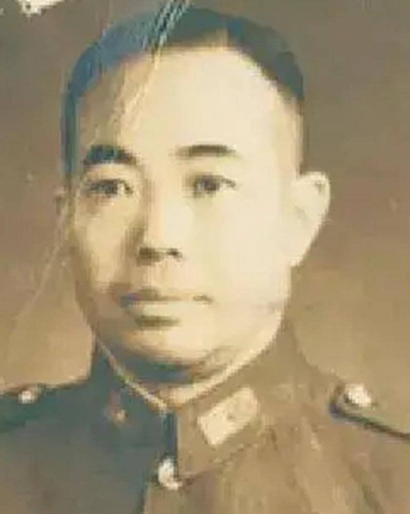 他是湖南和平解放的功臣,1949年主动留在大陆,1952年被枪决